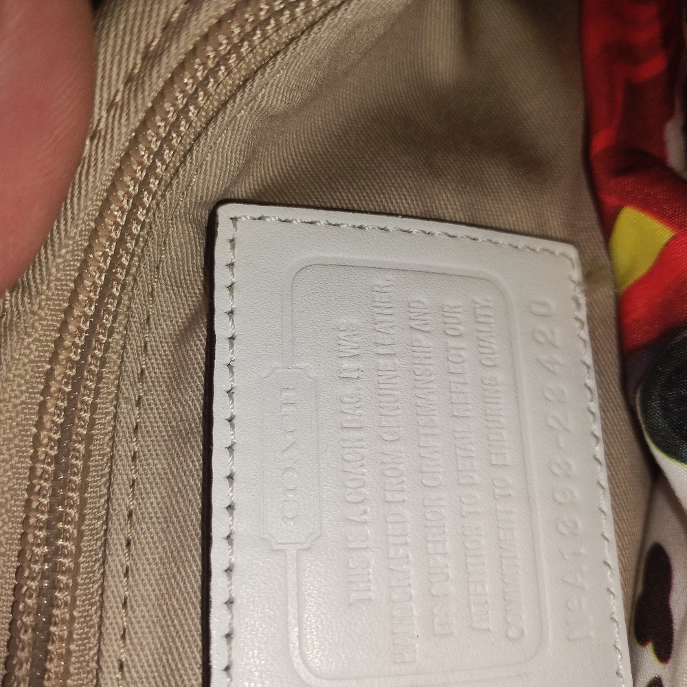 Purses Bags - Picture 5 of 7